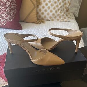 Ann Taylor Women’s Beige Pointed-Toe Slingback Heels